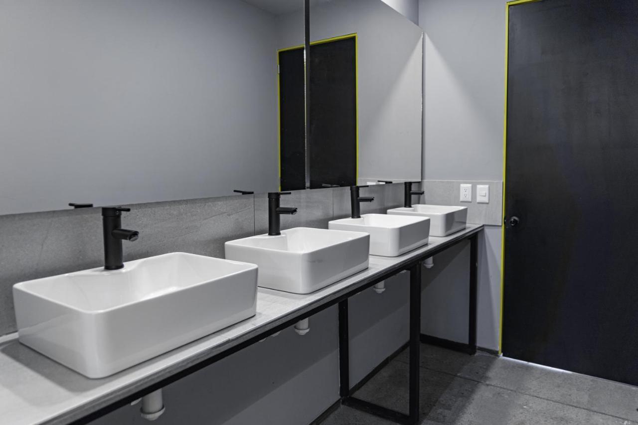 Check Inn Hostal Aeropuerto Gdl Las Pintas Экстерьер фото